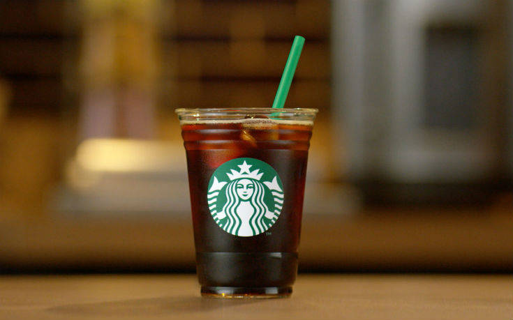 Μπλόκο λόγω κορονοϊού βάζουν στα επαναχρησιμοποιούμενα ποτήρια τα Starbucks