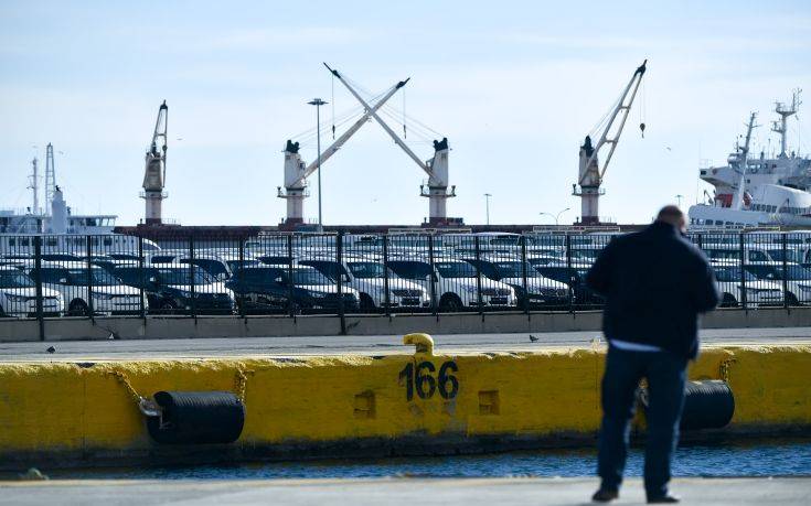 Πειραιάς: Εννιά παράνομοι μετανάστες εντοπίστηκαν σε κοντέινερ πλοίου