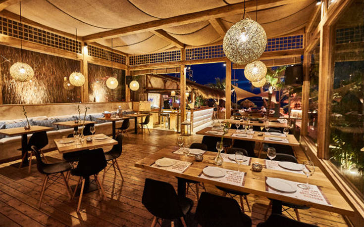 Για ειδυλλιακό δείπνο στο ανακαινισμένο εστιατόριο του Bolivar Beach Bar
