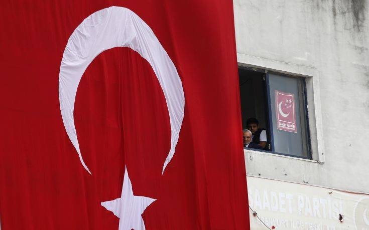 Στις κάλπες σήμερα εκατομμύρια ψηφοφόροι στην Τουρκία