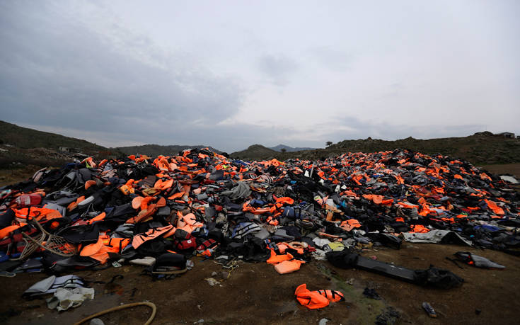 Μετανάστες βρέθηκαν νεκροί σε ναυάγιο ανοικτά της Τουρκίας