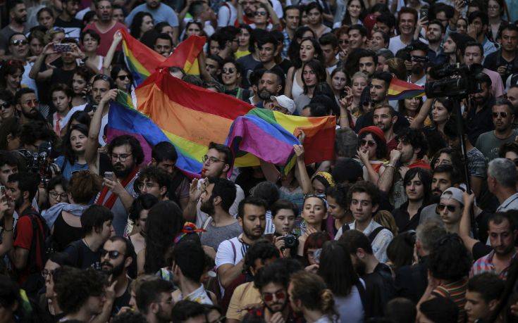Κανονικά το Gay Pride παρά την απαγόρευση στην Κωνσταντινούπολη