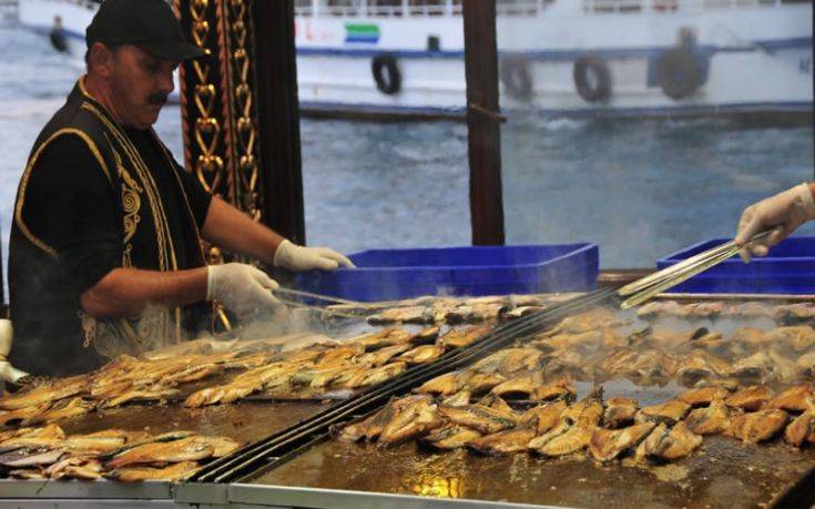 Δωρεάν ψάρια για… ξένο συνάλλαγμα στην Κωνσταντινούπολη