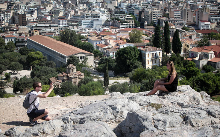 Πανηγυρίζουν τα διεθνή ΜΜΕ για το άνοιγμα της τουριστικής σεζόν στην Ελλάδα