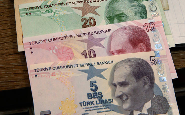 Συνεχίζει την κατρακύλα της η τουρκική λίρα και υποχωρεί σε επίπεδα &#8211; ρεκόρ