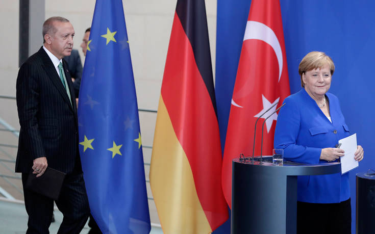 Μέρκελ: Οι εξελίξεις δεν καθιστούν πιθανότερη την ένταξη της Τουρκίας στην ΕΕ