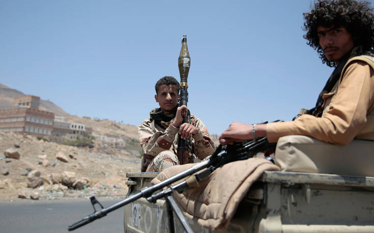 Οι ΗΠΑ έπληξαν πύραυλο στο ελεγχόμενο από τους Χούθι τμήμα της Υεμένης