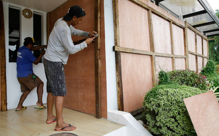 Ο τυφώνας «Καμούρι» απειλεί τις Φιλιππίνες