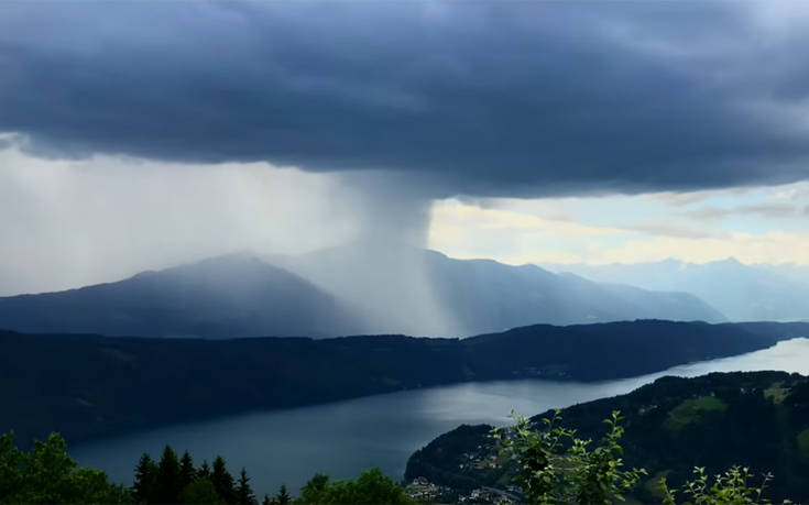 Ένα απίθανο time-lapse βίντεο από σύννεφο που απελευθερώνει τόνους βροχής