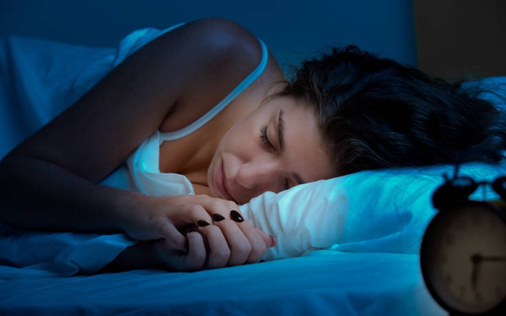 Γιατρός μοιράζεται το μυστικό για το πώς να κοιμάσαι σε… 60 δευτερόλεπτα