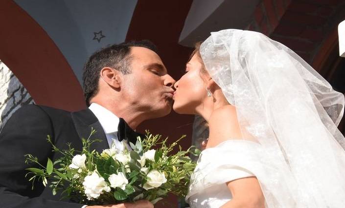 Γάμος «αλά ελληνικά» για την Μαρία Μενούνος και γλέντι στην Αρκαδία