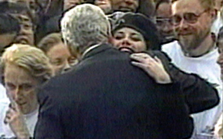 Τι λέει σήμερα η Χίλαρι για τη σχέση του Μπιλ Κλίντον με τη Μόνικα Λεβίνσκι