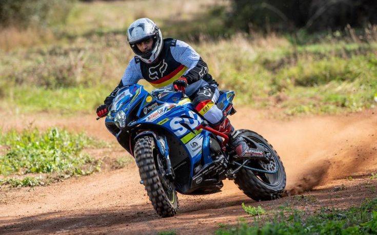 Εξέπληξε τους πάντες τερματίζοντας σε cross-country rally με Suzuki GSXR1000