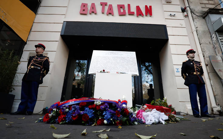 Δεν ξέχασαν τα θύματα του μακελειού στο Παρίσι οι Γάλλοι
