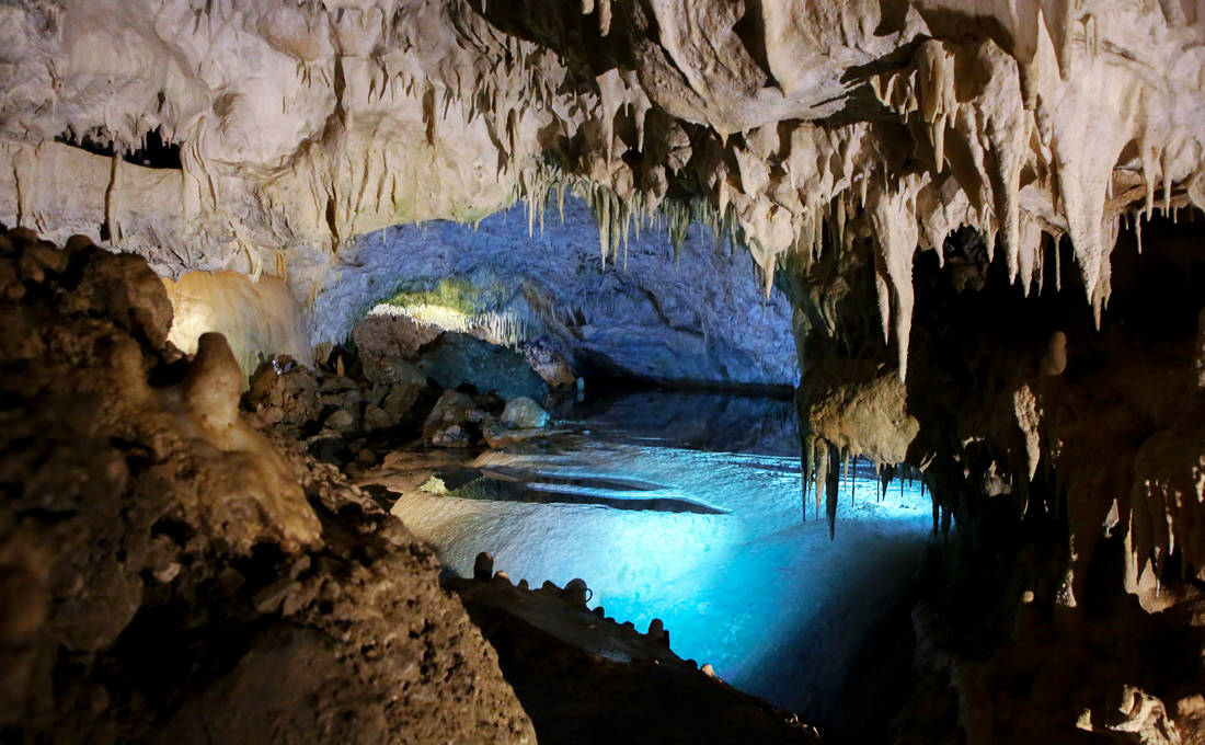 Το μοναδικό σπήλαιο στην Ελλάδα που το διαπερνά ένας ποταμός