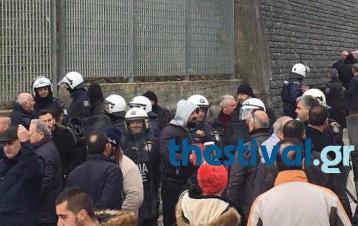 Μπλόκο σε εκατοντάδες Έλληνες στην Κακαβιά για το μνημόσυνο Κατσίφα