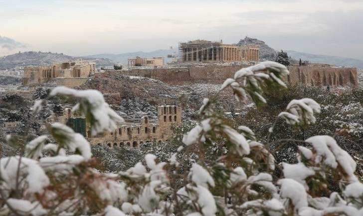 Ο «Τηλέμαχος» φέρνει χιόνια και στο κέντρο της Αθήνας