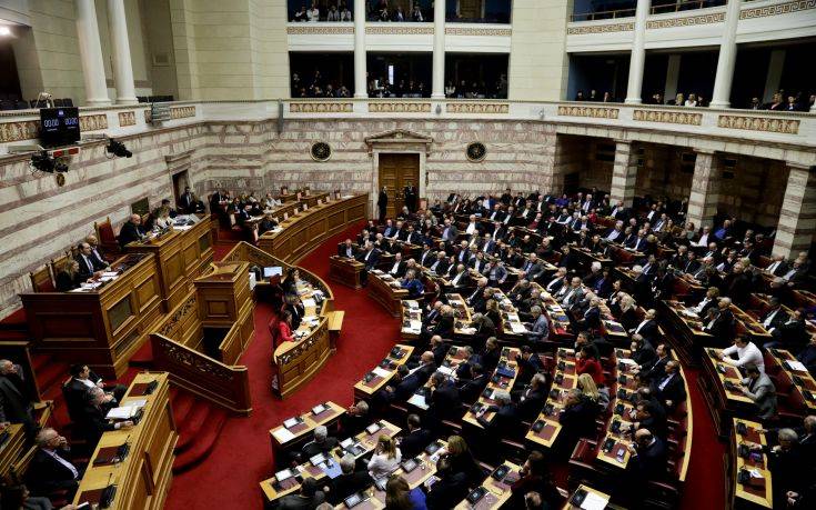 Αφορολόγητο: Στη Βουλή η τροπολογία της Νέας Δημοκρατίας για την κατάργηση της μείωσης