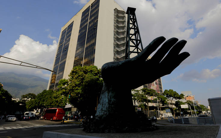 Η οικονομική κρίση «γονατίζει» τις επιχειρήσεις στη Βενεζουέλα