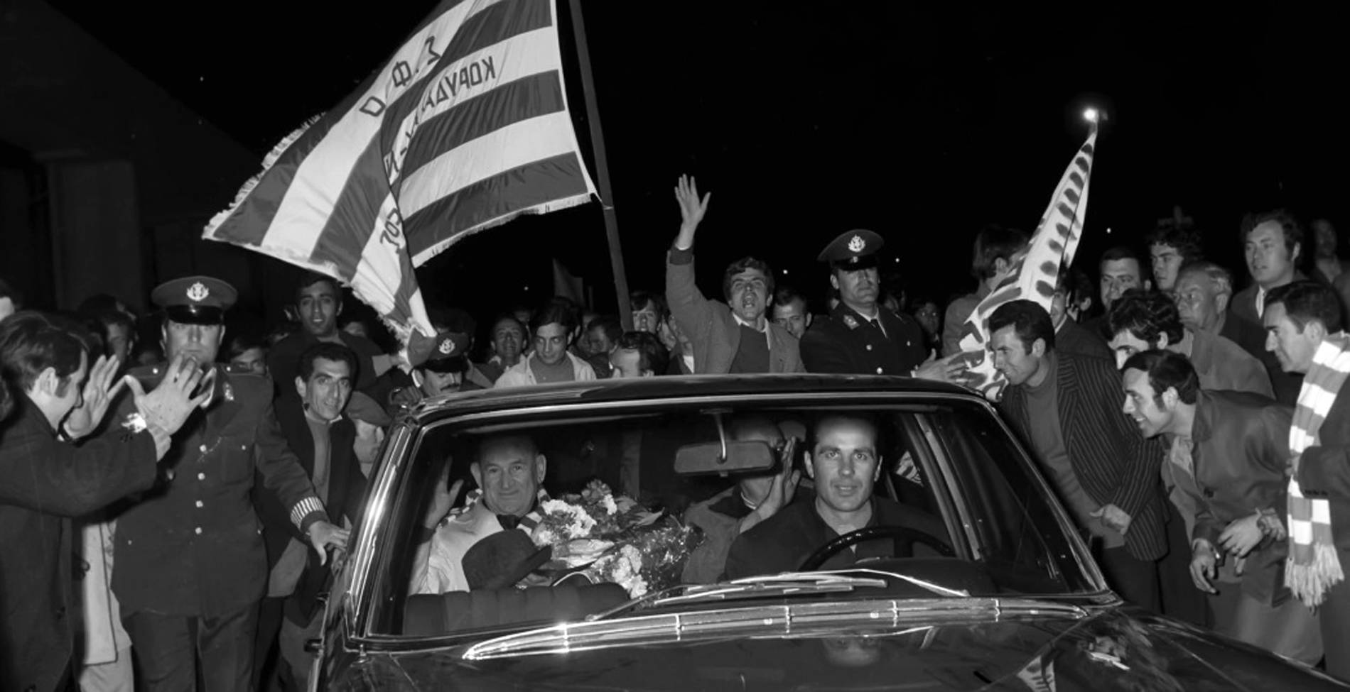 Το πολιτικό παρασκήνιο μιας παραίτησης που σημάδεψε το ελληνικό ποδόσφαιρο