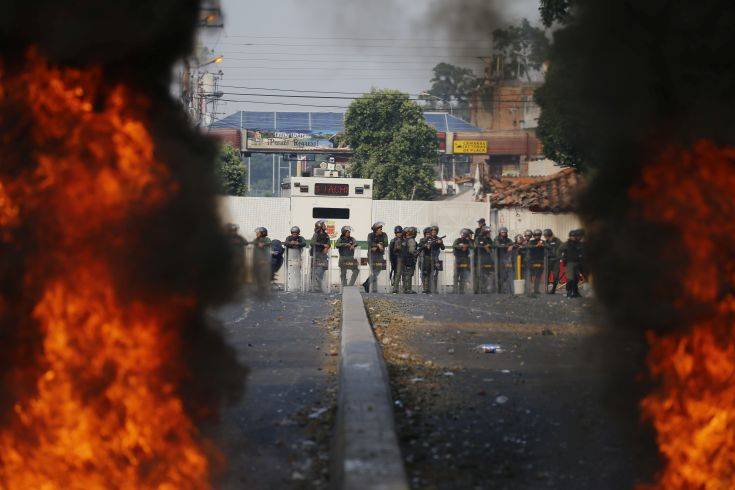 Τουλάχιστον δύο νεκροί σε συγκρούσεις κοντά στα σύνορα της Βενεζουέλας με τη Βραζιλία