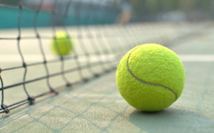 Το τέχνασμα με το μπαλάκι του τένις για παρκάρισμα σε γκαράζ