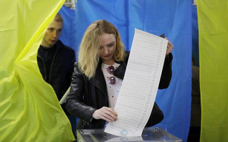Χωρίς προβλήματα συνεχίζεται η εκλογική διαδικασία στην Ουκρανία