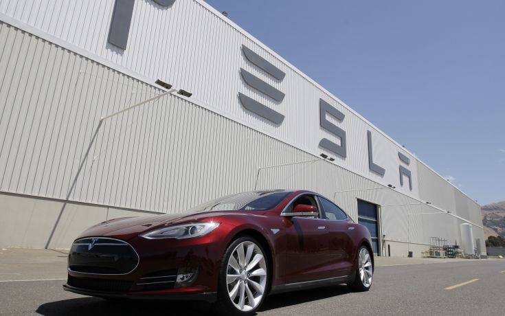 Οι απουσίες εργατών στο εργοστάσιο της Tesla τριπλασιάστηκαν το 2018