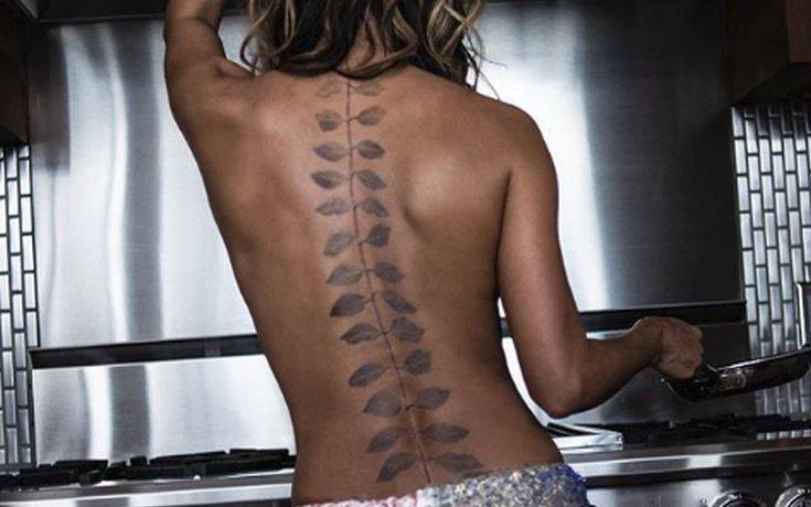 Διάσημη ηθοποιός ποζάρει ημίγυμνη για να μας δείξει το νέο της τατουάζ