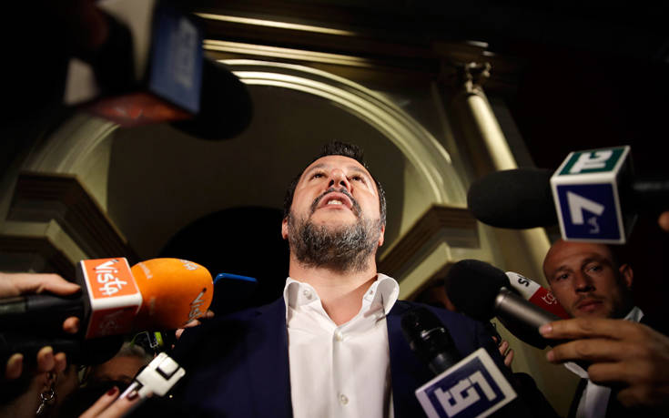 Ο Ματέο Σαλβίνι πυροδοτεί κυβερνητική κρίση στην Ιταλία