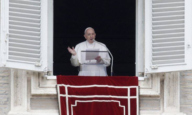 Ο Πάπας Φραγκίσκος συμβούλευσε τους κομμωτές να μην κουτσομπολεύουν