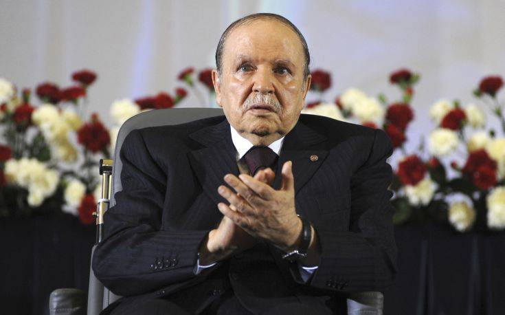 Παραιτήθηκε μετά από 20 χρόνια στην εξουσία ο πρόεδρος της Αλγερίας