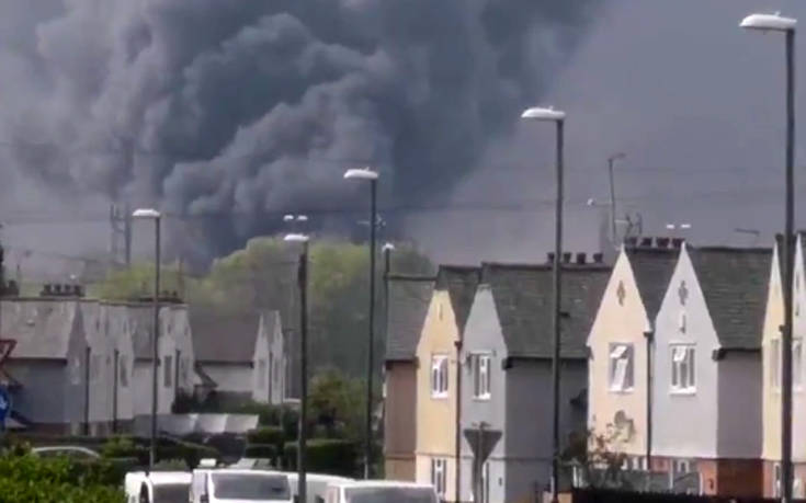 Πυρκαγιά και εκρήξεις στο κέντρο του Ντέρμπι