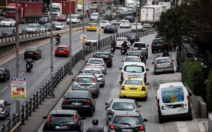 Από την Αθήνα έφυγαν χθες 133.592 αυτοκίνητα