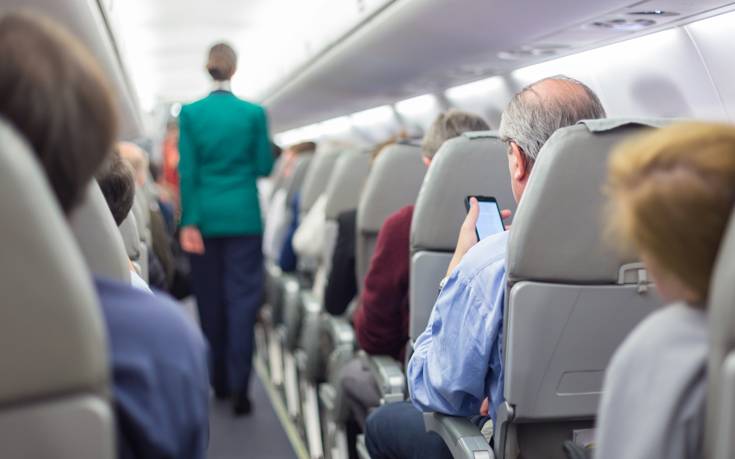 Επιβάτης άνοιξε την έξοδο κινδύνου αεροπλάνου γιατί ήθελε να πάει τουαλέτα