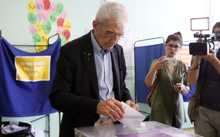 Εκλογές 2019: Ο Γιάννης Μπουτάρης δήλωσε νιόπαντρος, βγαίνοντας από την κάλπη