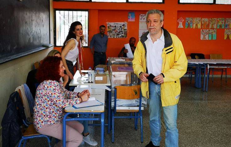 Εκλογές 2019: Στη γενέτειρά του τη Ζάκυνθο ψήφισε ο Σταύρος Κοντονής