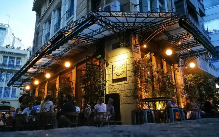 Καλοκαιρινά βράδια σε καθιερωμένες πλατείες στην Αθήνα
