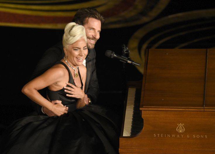 Όργιο φημών για Μπράντλεϊ Κούπερ και Lady Gaga μετά τον χωρισμό με την Ιρίνα Σάικ