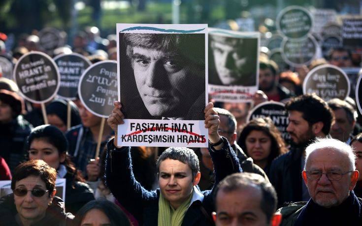 Καταδικάστηκαν επτά άτομα για τη δολοφονία του δημοσιογράφου Χραντ Ντινκ στην Τουρκία