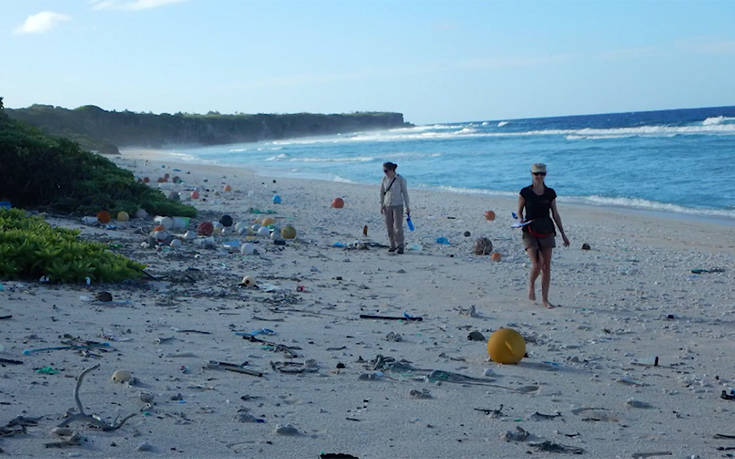Το περιβαλλοντικό διαμάντι του Ειρηνικού που έχει μετατραπεί σε χωματερή πλαστικών