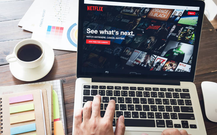 Netflix: Αν θέλετε να βλέπετε στο γραφείο και να μη σας παίρνουν χαμπάρι, τώρα μπορείτε!