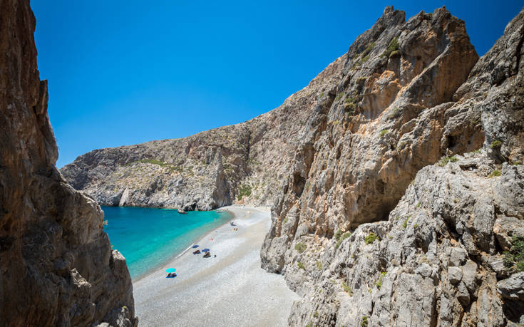 Ένα εκπληκτικό φαράγγι και μια παραλία όνειρο στην Κρήτη