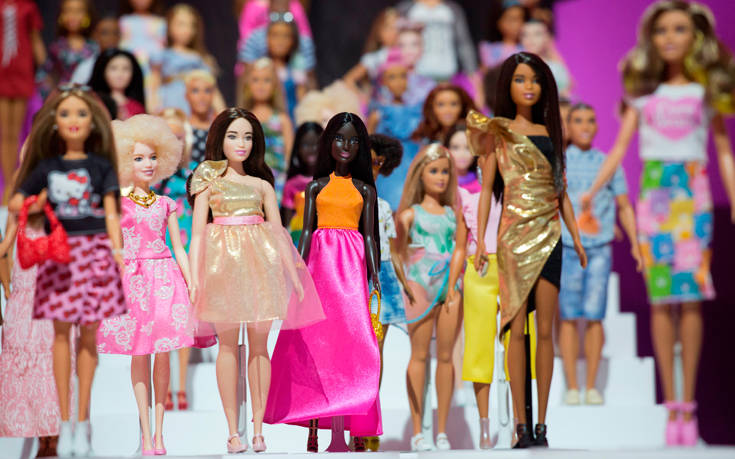 Η ιστορία της γυναίκας &#8211; φαινόμενο πίσω από τη Barbie γίνεται ταινία