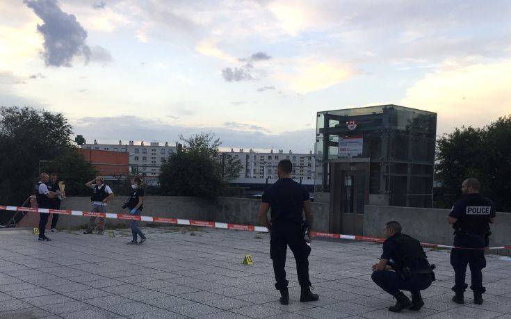Επίθεση με μαχαίρι στη Γαλλία: Ο δράστης άνοιξε την κοιλιά ενός ανθρώπου, κάρφωσε στο κεφάλι έναν άλλο