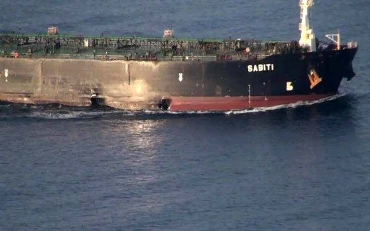 Στη δημοσιότητα φωτογραφίες του τάνκερ που δέχτηκε επίθεση στην Ερυθρά Θάλασσα