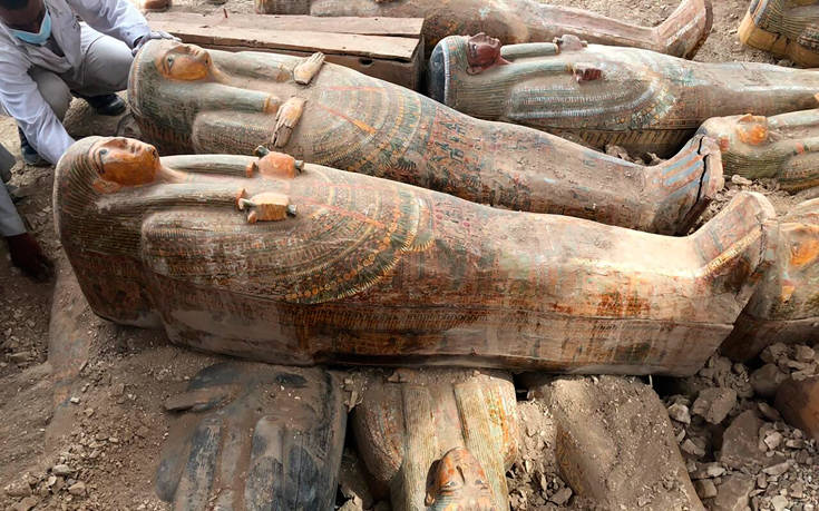 Αιγύπτιοι αρχαιολόγοι ανακάλυψαν 20 άθικτες σαρκοφάγους