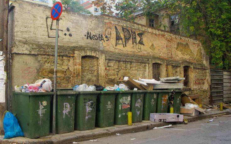 Μένουμε σπίτι, αλλά καταναλώνουμε το ίδιο με πριν: Ο όγκος των σκουπιδιών παραμένει ίδιος