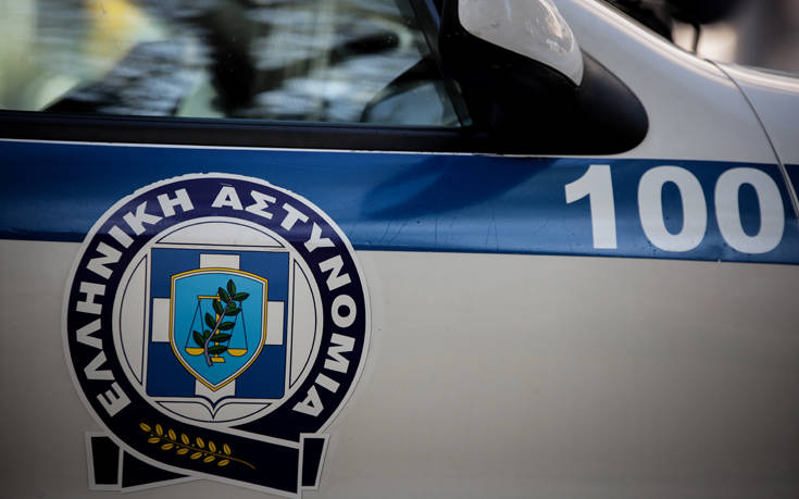 Αγία Μαρίνα: Εφιάλτης για 26χρονη στην παραλία &#8211; Την περικύκλωσαν, της έσκισαν την μπλούζα και έκαναν live μετάδοση