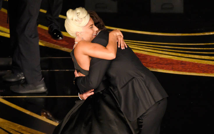 Η Lady Gaga αποκαλύπτει την αλήθεια για τον έρωτα με τον Μπράντλεϊ Κούπερ